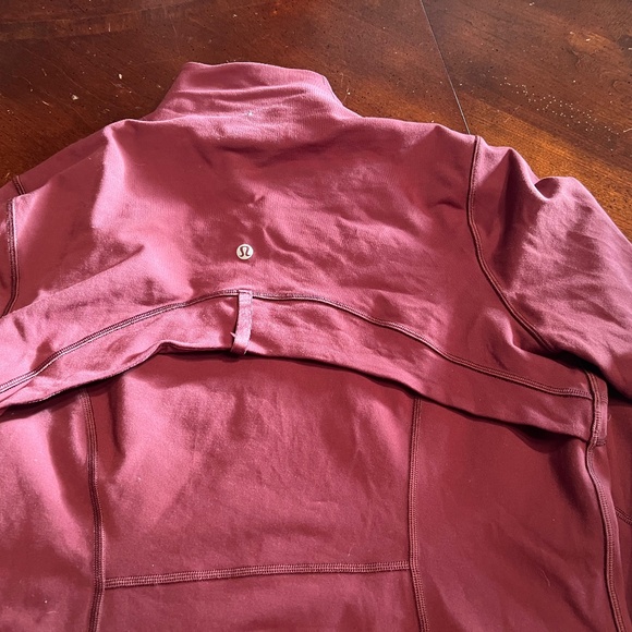 Lululemon Maroon Jacket and Light Purple T-shirt Sz 12 - Picture 8 of 9